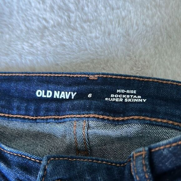 Super-Skinny Jeans - Picture 4 of 6